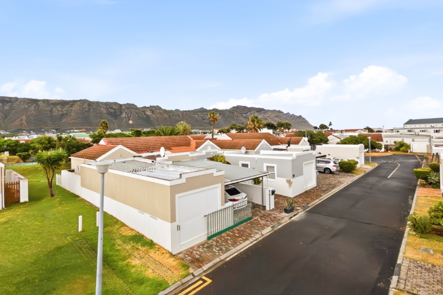 3 Bedroom Property for Sale in Whispering Pines Western Cape